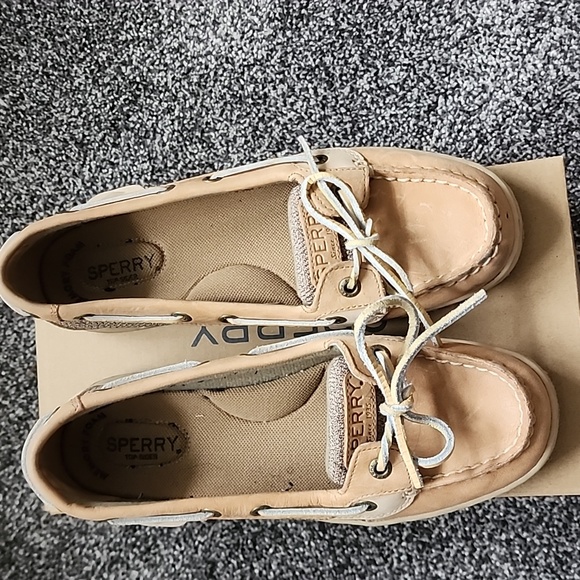 Sperry,s - Picture 2 of 8